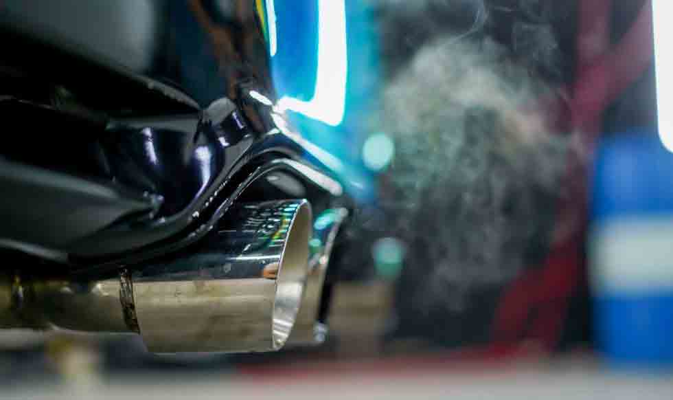 Reparatie van de uitlaat bij Gebr. AutoGarage A&M in Oosterhout